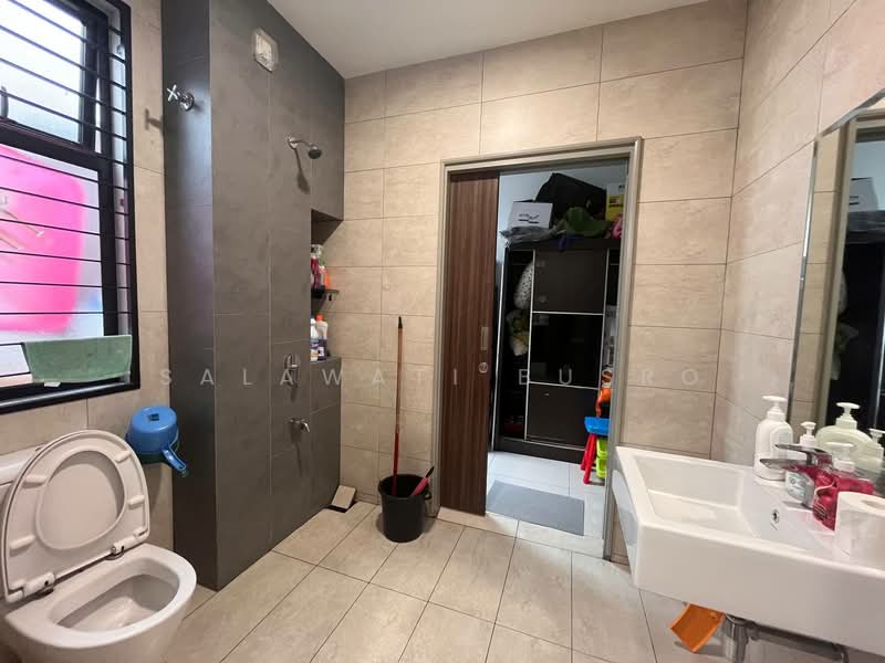 Terraced House for Rent in Elmina (Shah Alam) - Salawati Busro - Bathroom - PropertyGuru.com.my