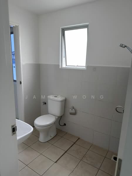 Iringan Bayu untuk Untuk Disewa - RM 999 /bulan, Feb 2026 - Bathroom - PropertyGuru.com.my