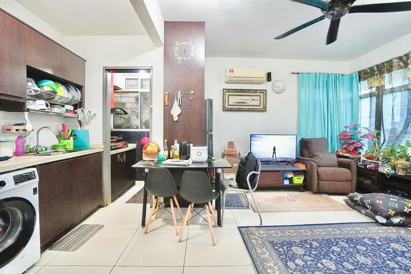 MH Platinum Residence untuk Untuk Dijual - RM 320,000, Feb 2026 - Living Room - PropertyGuru.com.my