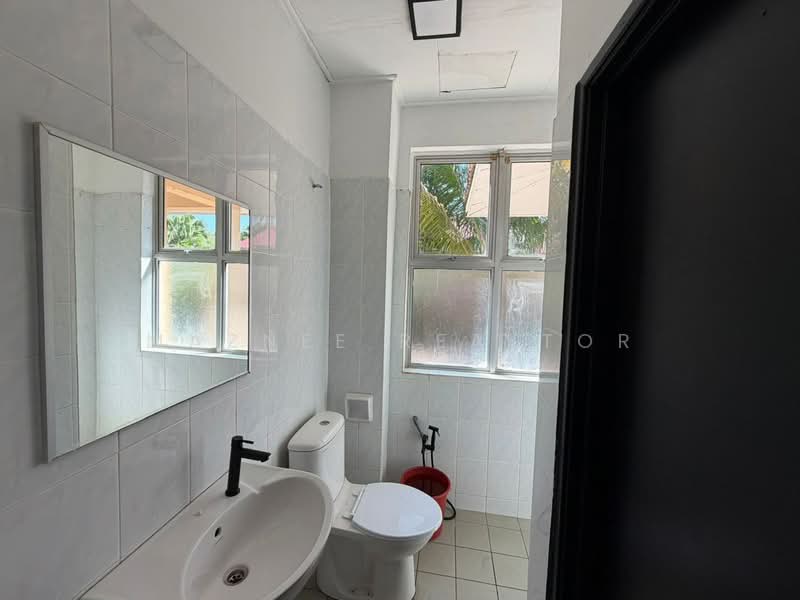 2-storey Terraced House for Rent in Presint 11 (Putrajaya) - Maznee Realtor - Bathroom - PropertyGuru.com.my