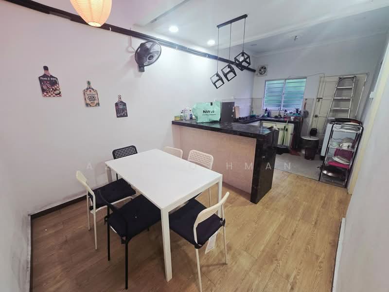 1-storey Terraced House for Sale in Taman Kobena (Senawang) - Azrul Othman - Kitchen - PropertyGuru.com.my