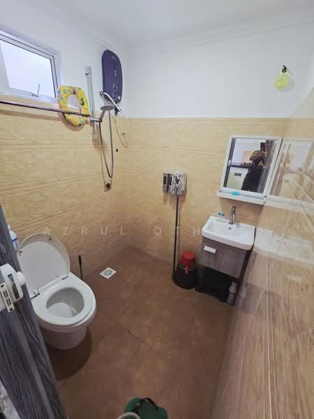 1-storey Terraced House for Sale in Taman Kobena (Senawang) - Azrul Othman - Bathroom - PropertyGuru.com.my