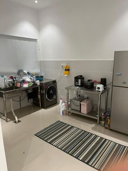 Semi-Detached House for Rent in Dengkil (Selangor) - Maznee Realtor - Kitchen - PropertyGuru.com.my