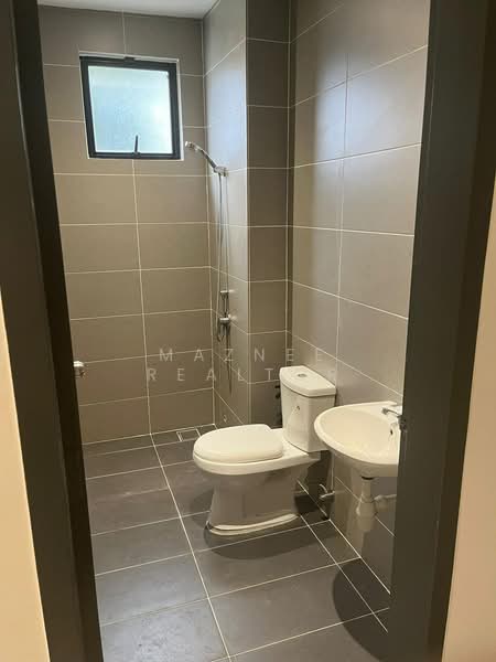 Semi-Detached House for Rent in Dengkil (Selangor) - Maznee Realtor - Bathroom - PropertyGuru.com.my