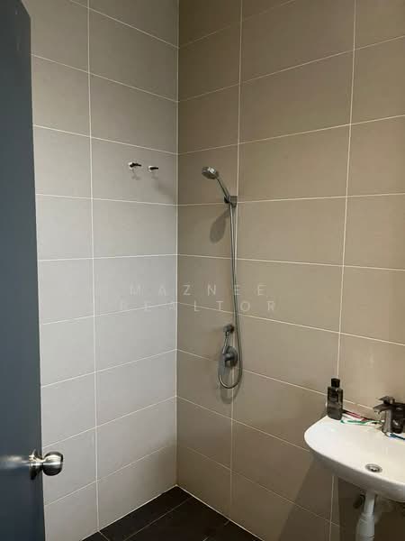 Semi-Detached House for Rent in Dengkil (Selangor) - Maznee Realtor - Bathroom - PropertyGuru.com.my