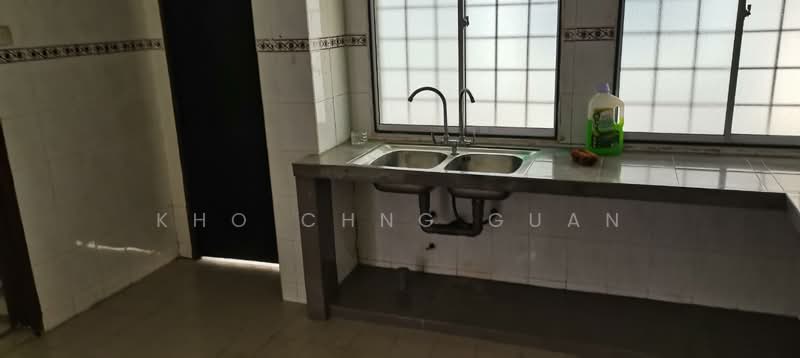 2-storey Terraced House for Sale in Puchong Utama (Seksyen 12) (Puchong) - Kho Chng Guan - Kitchen - PropertyGuru.com.my