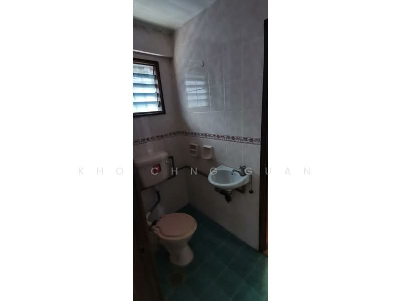 2-storey Terraced House for Sale in Puchong Utama (Seksyen 12) (Puchong) - Kho Chng Guan - Bathroom - PropertyGuru.com.my