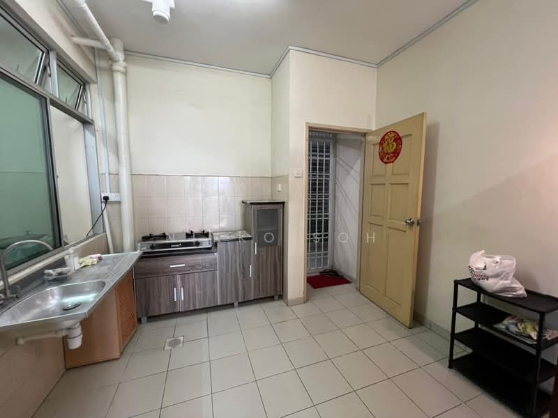 Apartment for Rent at Lake View Suites - Nikko Soh - Kitchen - PropertyGuru.com.my