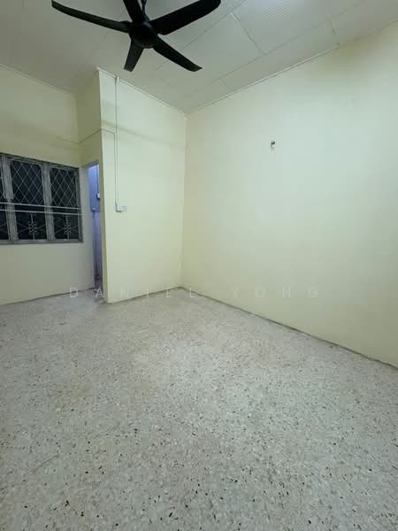 1-storey Terraced House for Sale in Taman Desa Cemerlang (Ulu Tiram) - Daniel Yong - Interior - PropertyGuru.com.my