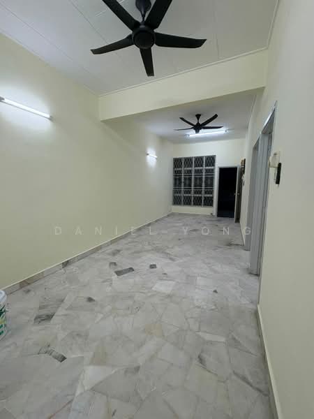 1-storey Terraced House for Sale in Taman Desa Cemerlang (Ulu Tiram) - Daniel Yong - Interior - PropertyGuru.com.my
