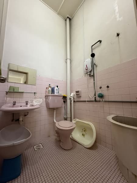 2-storey Terraced House for Sale in Taman Connaught (Cheras) - Danilo Lim - Bathroom - PropertyGuru.com.my