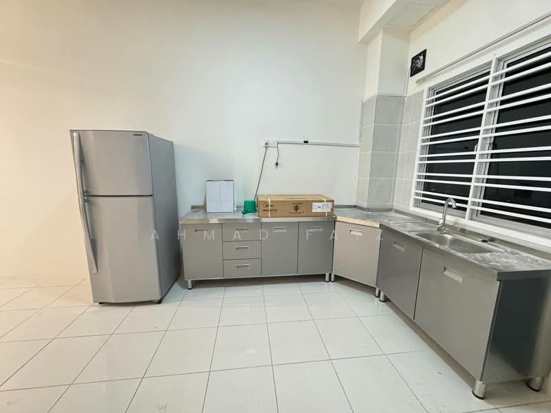 Townhouse for Rent in Dengkil (Selangor) - Ahmad Faiz - Kitchen - PropertyGuru.com.my
