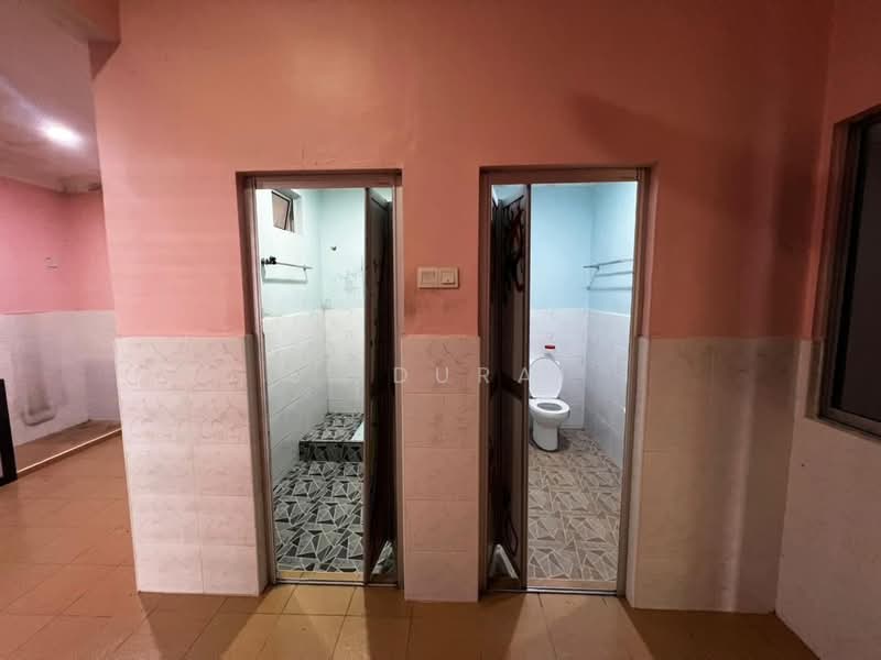 Taman Desa Skudai Terrace untuk Untuk Dijual - RM 520,000, Feb 2026 - Bathroom - PropertyGuru.com.my