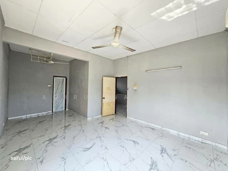 Bandar Bukit Raja untuk Untuk Dijual - RM 660,000, Apr 2026 - Living Room - PropertyGuru.com.my