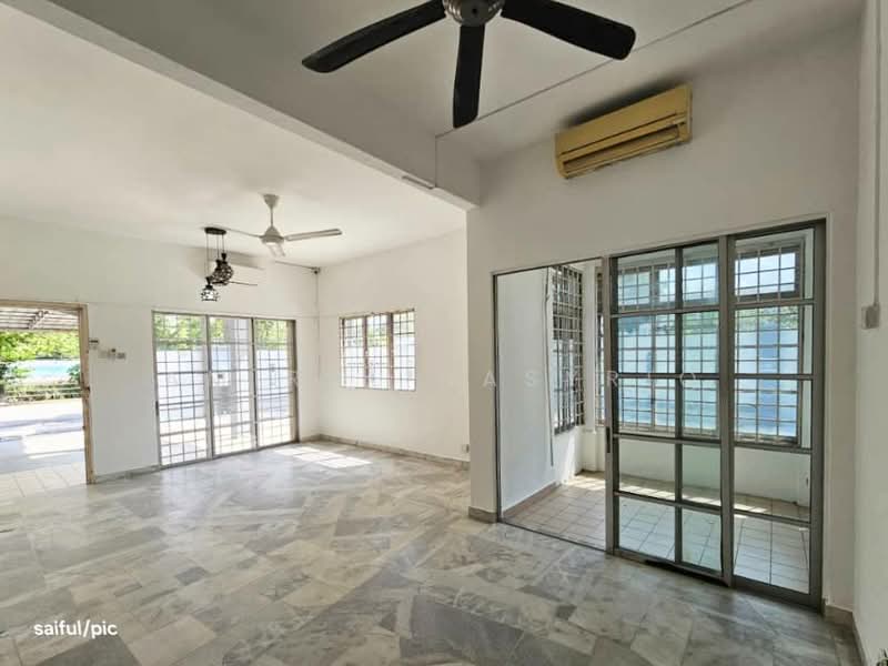 Bandar Bukit Raja untuk Untuk Dijual - RM 660,000, Apr 2026 - Living Room - PropertyGuru.com.my