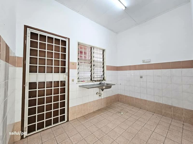 Bandar Bukit Raja untuk Untuk Dijual - RM 660,000, Apr 2026 - Kitchen - PropertyGuru.com.my