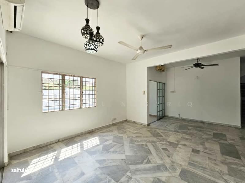 Bandar Bukit Raja untuk Untuk Dijual - RM 660,000, Apr 2026 - Living Room - PropertyGuru.com.my