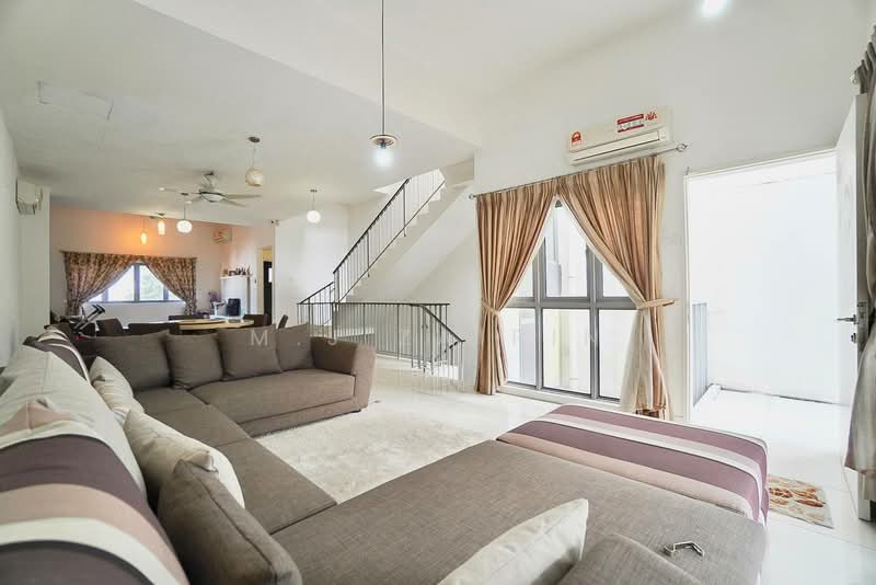 3-storey Terraced House for Sale in Gombak (Kuala Lumpur) - M.J Zairin - Living Room - PropertyGuru.com.my