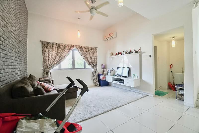 3-storey Terraced House for Sale in Gombak (Kuala Lumpur) - M.J Zairin - Living Room - PropertyGuru.com.my