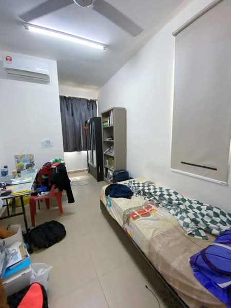 2-storey Terraced House for Sale in Taman Bestari Indah (Ulu Tiram) - Louis Tan - Bedroom - PropertyGuru.com.my