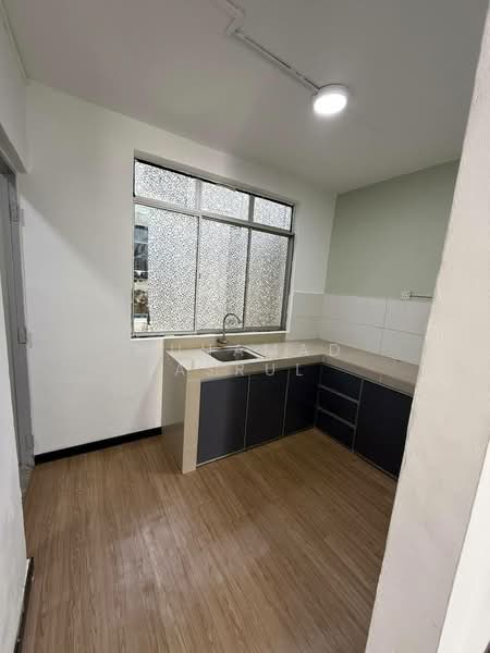 Taman Johor Jaya untuk Untuk Dijual - RM 390,000, Feb 2026 - Kitchen - PropertyGuru.com.my