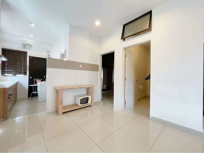 2-storey Terraced House for Rent in Setia Indah (Setia Alam) - Joanne Tan - Kitchen - PropertyGuru.com.my