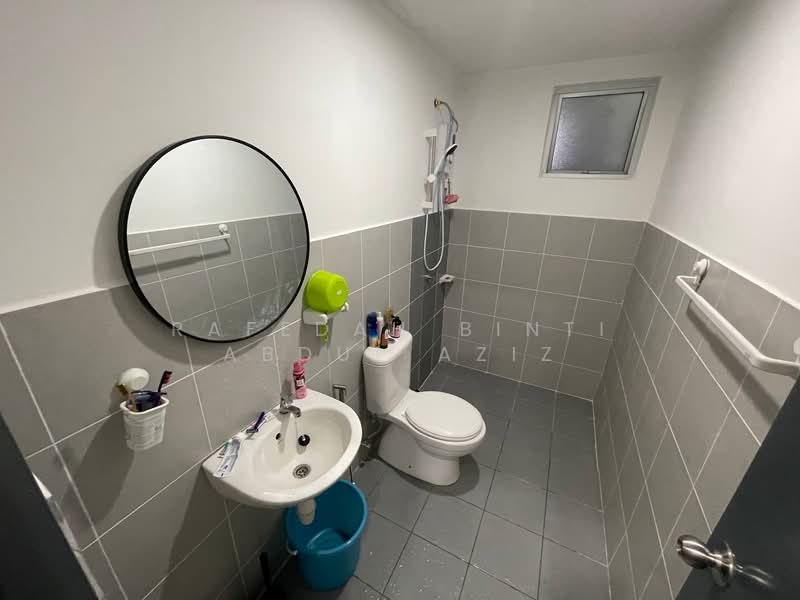 Service Residence for Rent at Kita Impian @ Cybersouth - Rafedah Binti Abdul Aziz - Bathroom - PropertyGuru.com.my