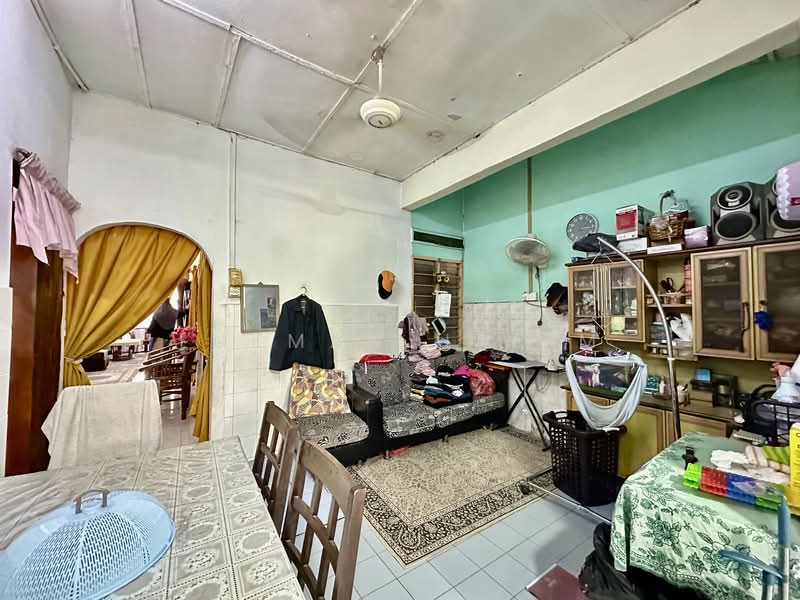 Taman Seri Medan Jaya untuk Untuk Dijual - RM 350,000, Feb 2026 - Living Room - PropertyGuru.com.my