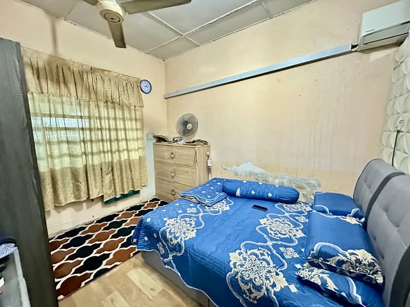 Taman Seri Medan Jaya untuk Untuk Dijual - RM 350,000, Feb 2026 - Bedroom - PropertyGuru.com.my