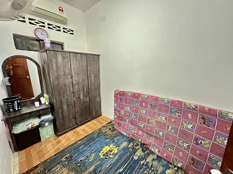 Taman Seri Medan Jaya untuk Untuk Dijual - RM 350,000, Feb 2026 - Bedroom - PropertyGuru.com.my