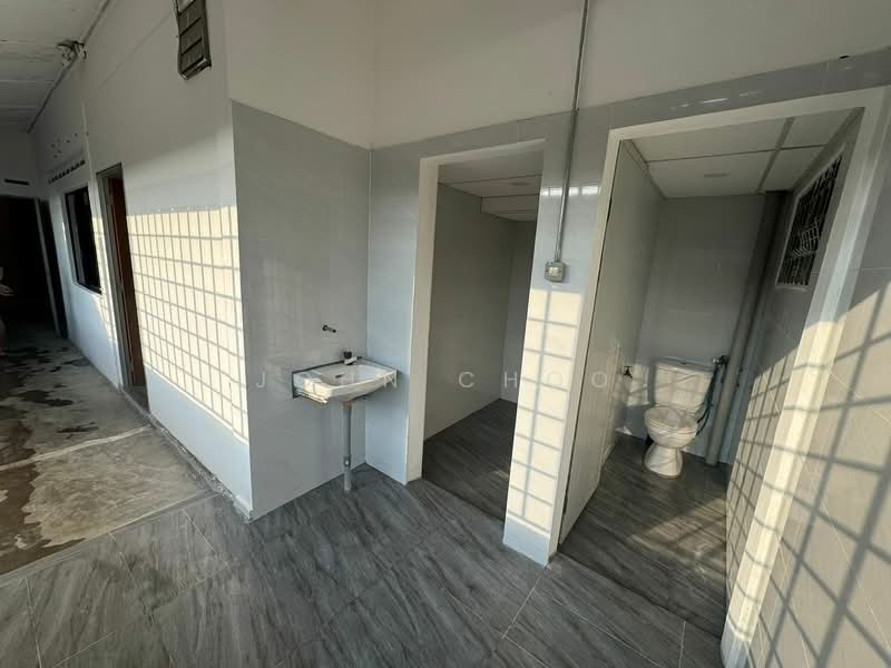 Retail Space for Sale in Taman Tasek (Johor Bahru) - John Choo - Bathroom - PropertyGuru.com.my