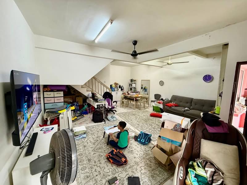 2-storey Terraced House for Sale in Taman Universiti Bangi (Kajang) - Izzah Alias - Living Room - PropertyGuru.com.my
