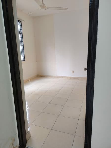 Apartment for Sale at Pangsapuri Lagoon Perdana - Abby Woo - Interior - PropertyGuru.com.my