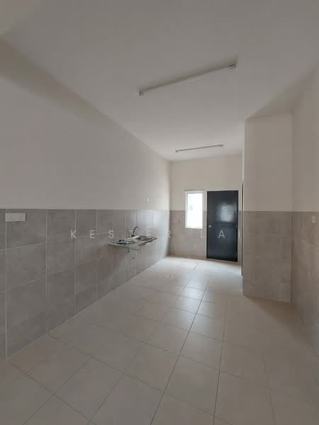 Iringan Bayu untuk Untuk Disewa - RM 1,000 /bulan, Feb 2026 - Kitchen - PropertyGuru.com.my