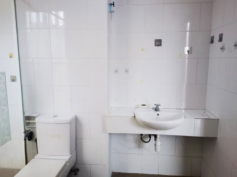 3-storey Terraced House for Rent in Kajang (Selangor) - Harry Tan - Bathroom - PropertyGuru.com.my