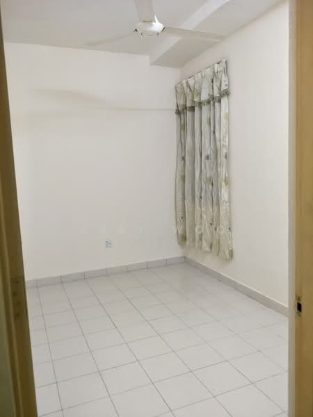 Apartment for Rent at Pangsapuri Lagoon Perdana - Abby Woo - Interior - PropertyGuru.com.my
