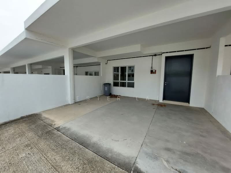 Iringan Bayu Seremban 2 4R4B Bandar Sri Sendayan ready move in unit untuk Untuk Disewa - RM 1,000 /bulan, Feb 2026 - Exterior - PropertyGuru.com.my