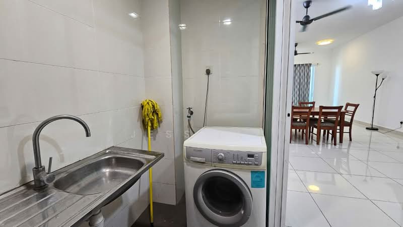 Service Residence for Sale at Glomac Damansara - Jess Tay - Dining Room - PropertyGuru.com.my