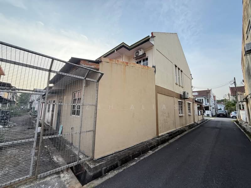 2-storey Terraced House for Sale in Taman Sutera (Kajang) - Izzah Alias - Exterior - PropertyGuru.com.my