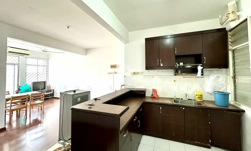 Rumah Flat untuk Dijual di Taman Cheng Ria - Phang Seow Ling - Kitchen - PropertyGuru.com.my