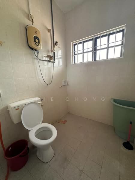 Tasek Double Storey Terrace House Partial Furnished For Sale untuk Untuk Dijual - RM 320,000, Feb 2026 - Bathroom - PropertyGuru.com.my