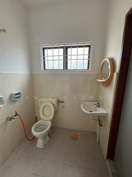 Tasek Double Storey Terrace House Partial Furnished For Sale untuk Untuk Dijual - RM 320,000, Feb 2026 - Bathroom - PropertyGuru.com.my
