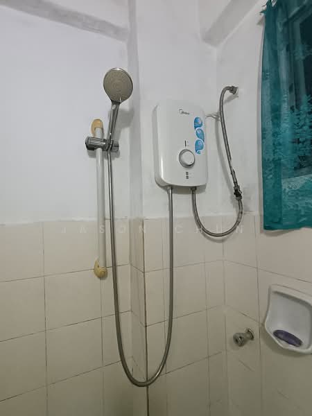 Apartment for Sale at Pangsapuri Vista Serdang - Jason Chun - Bathroom - PropertyGuru.com.my
