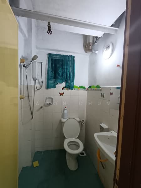 Apartment for Sale at Pangsapuri Vista Serdang - Jason Chun - Bathroom - PropertyGuru.com.my