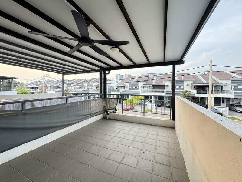 Townhouse for Rent in Cyberjaya (Selangor) - Ahmad Faiz - Balcony - PropertyGuru.com.my