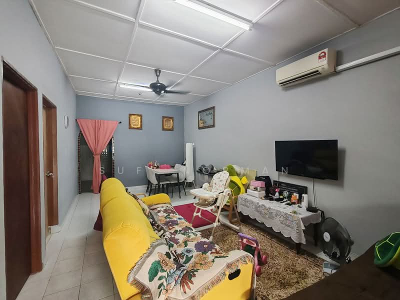 1-storey Terraced House for Sale in Taman Saleng Baru (Kulai) - Sufi Norman - Living Room - PropertyGuru.com.my