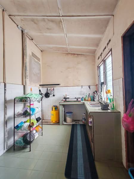 1-storey Terraced House for Sale in Taman Saleng Baru (Kulai) - Sufi Norman - Kitchen - PropertyGuru.com.my