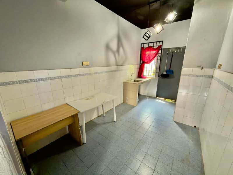 2-storey Terraced House for Sale in Sepang (Selangor) - Laila Zain - Kitchen - PropertyGuru.com.my