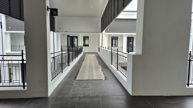 Shop for Rent in Puncak Alam (Selangor) - Emily Kho - Corridor - PropertyGuru.com.my