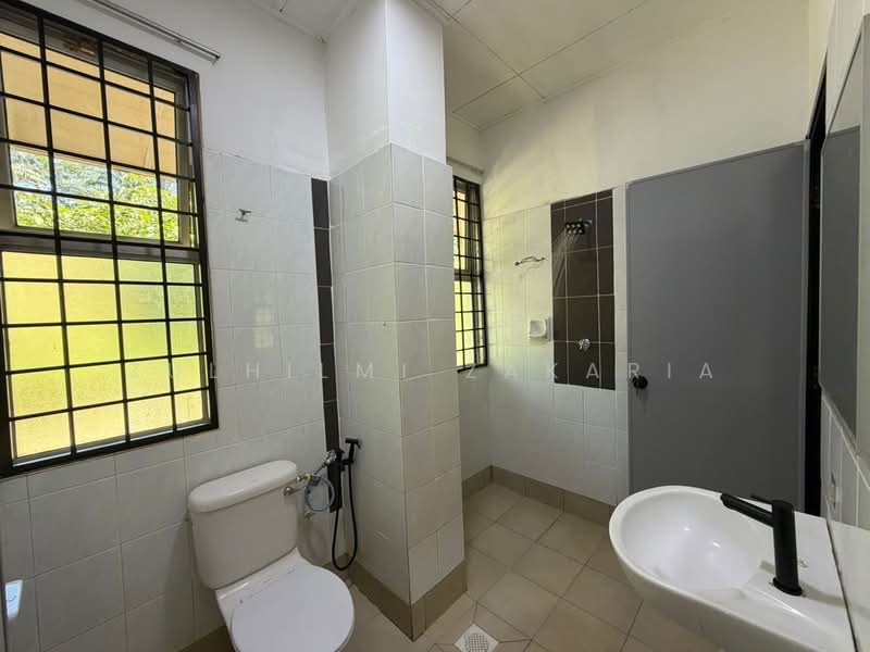2-storey Terraced House for Rent in Presint 11 (Putrajaya) - Zulhilmi Zakaria - Bathroom - PropertyGuru.com.my